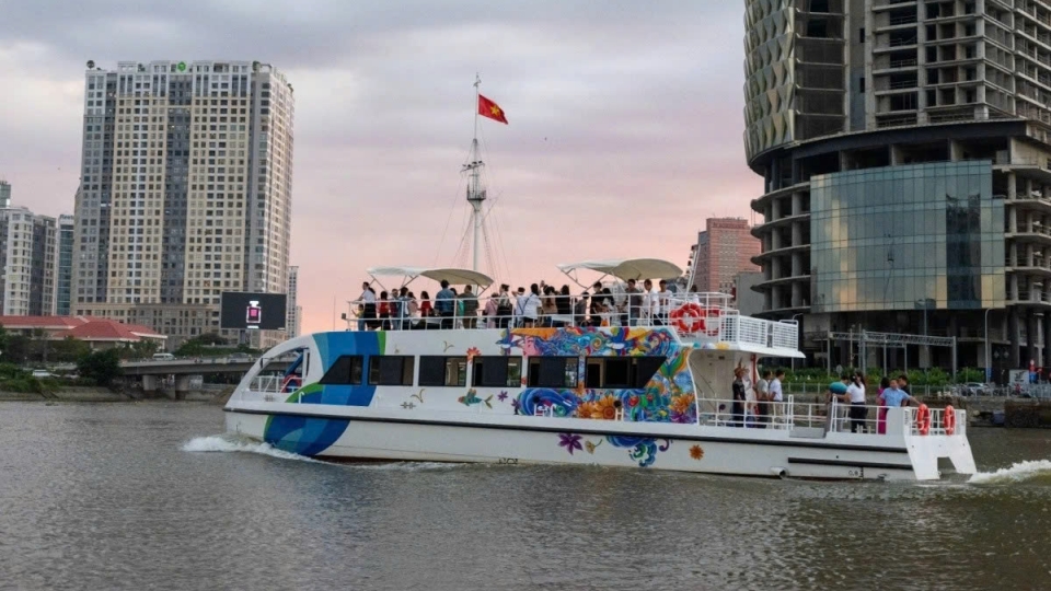 Lonely Planet suggests 10 best things to do in HCM City